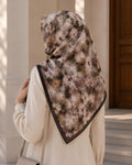 Foulard Satiné Fleuri – Collection Automne 🍂