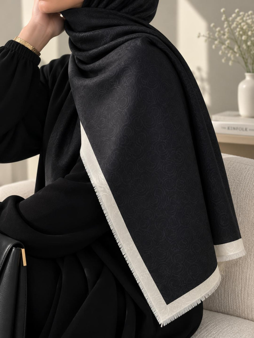 Châle Monogramme Jacquard noir avec bordure crème DÂREYN